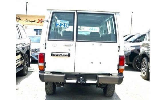 Buy Import Toyota Land Cruiser White Car in Import - Dubai in Estuary Buy Import Toyota Land Cruiser White Car in Import - Dubai in Estuary