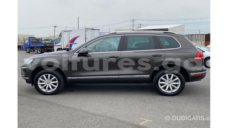 Big with watermark volkswagen touareg estuary import dubai 7028