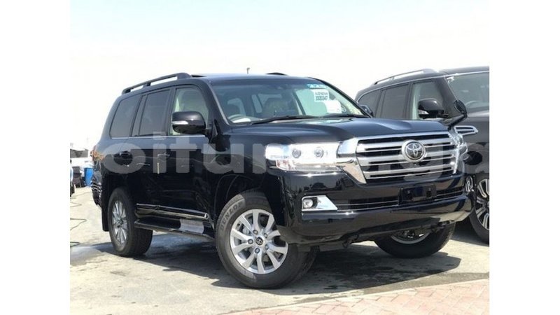 Big with watermark toyota land cruiser estuary import dubai 7029