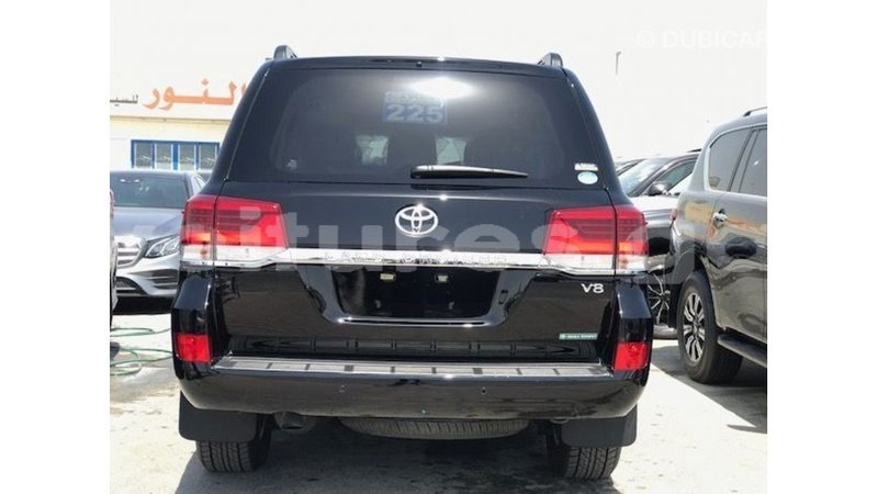 Big with watermark toyota land cruiser estuary import dubai 7029