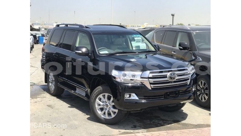 Big with watermark toyota land cruiser estuary import dubai 7029