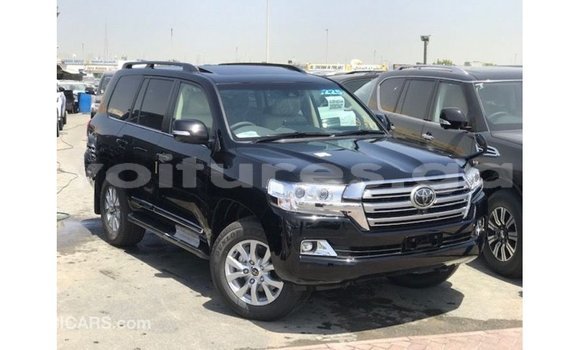 Acheter Import Voiture Toyota Land Cruiser Noir à Import - Dubai, Estuaire Acheter Import Voiture Toyota Land Cruiser Noir à Import - Dubai, Estuaire