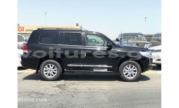 Acheter Import Voiture Toyota Land Cruiser Noir à Import - Dubai, Estuaire Acheter Import Voiture Toyota Land Cruiser Noir à Import - Dubai, Estuaire