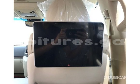 Acheter Import Voiture Toyota Land Cruiser Noir à Import - Dubai, Estuaire Acheter Import Voiture Toyota Land Cruiser Noir à Import - Dubai, Estuaire