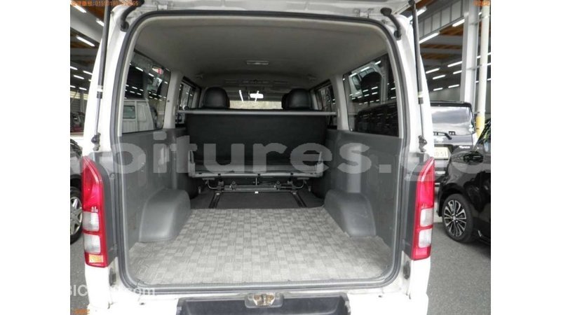 Big with watermark toyota hiace estuary import dubai 7032