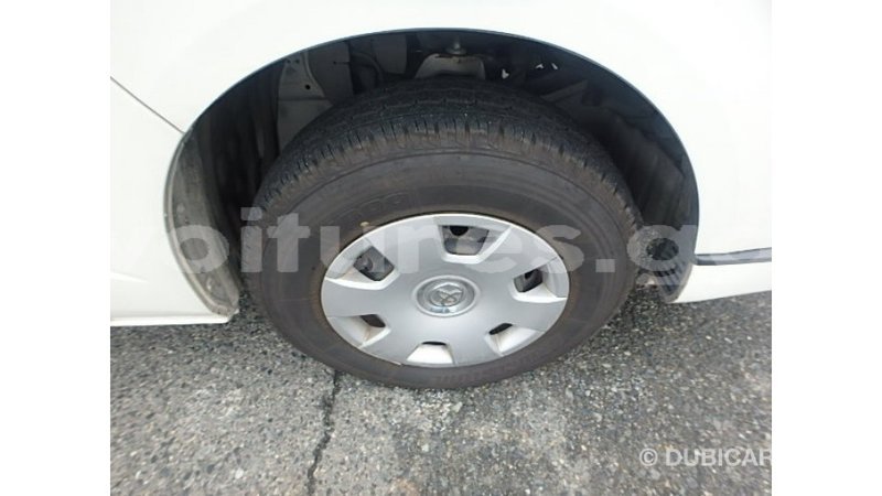 Big with watermark toyota hiace estuary import dubai 7032