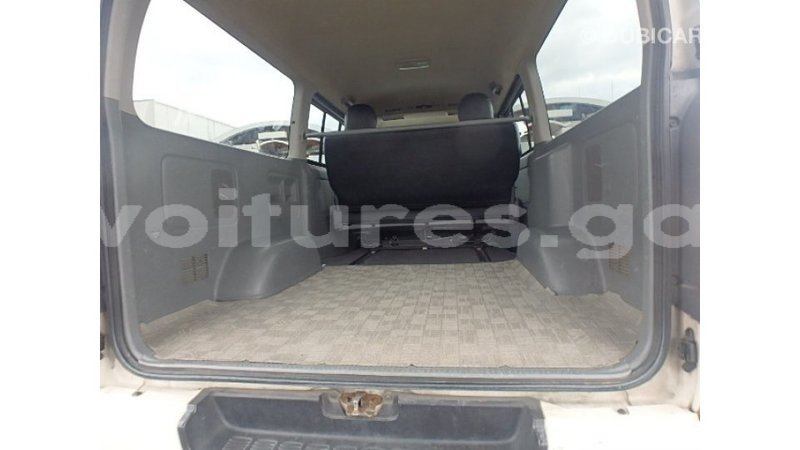 Big with watermark toyota hiace estuary import dubai 7032