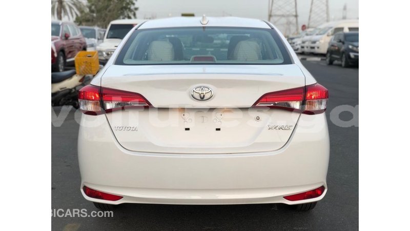 Big with watermark toyota da estuary import dubai 7038