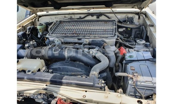 Acheter Import Voiture Toyota Land Cruiser Blanc à Import - Dubai, Estuaire Acheter Import Voiture Toyota Land Cruiser Blanc à Import - Dubai, Estuaire