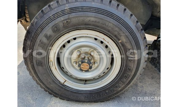 Acheter Import Voiture Toyota Land Cruiser Blanc à Import - Dubai, Estuaire Acheter Import Voiture Toyota Land Cruiser Blanc à Import - Dubai, Estuaire