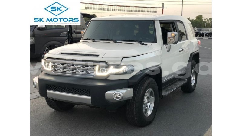 Big with watermark toyota fj cruiser estuary import dubai 7040