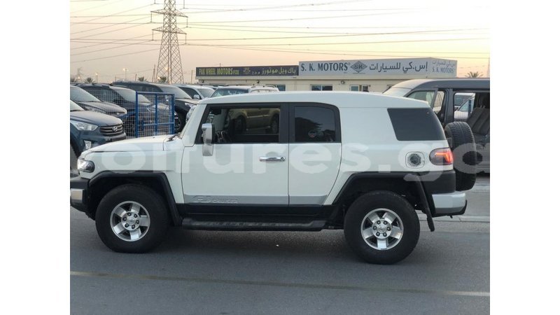 Big with watermark toyota fj cruiser estuary import dubai 7040