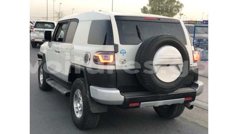Big with watermark toyota fj cruiser estuary import dubai 7040
