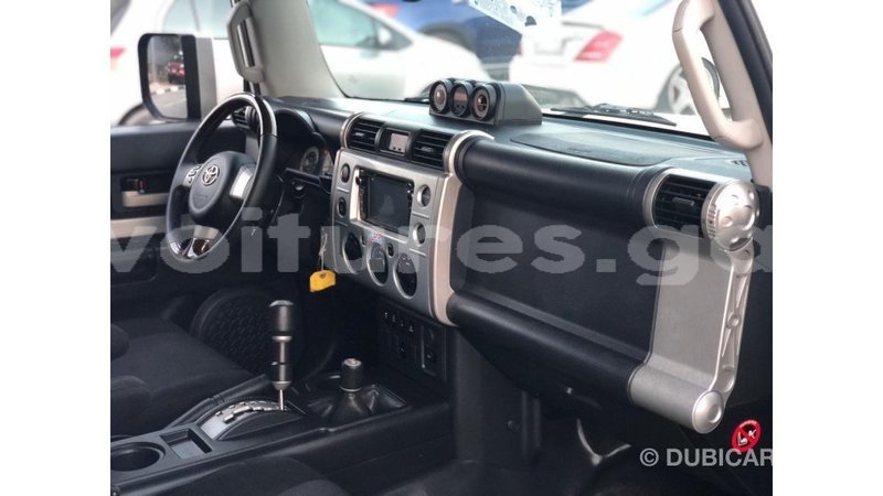 Big with watermark toyota fj cruiser estuary import dubai 7040