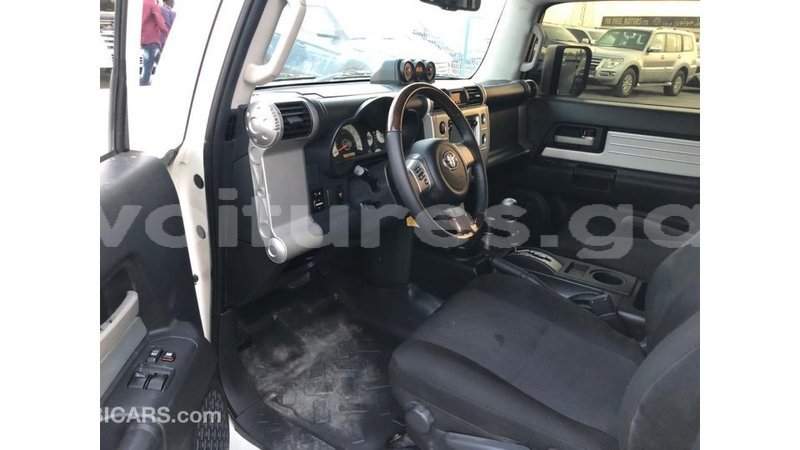 Big with watermark toyota fj cruiser estuary import dubai 7040