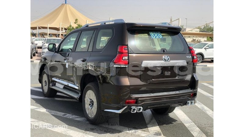 Big with watermark toyota prado estuary import dubai 7042