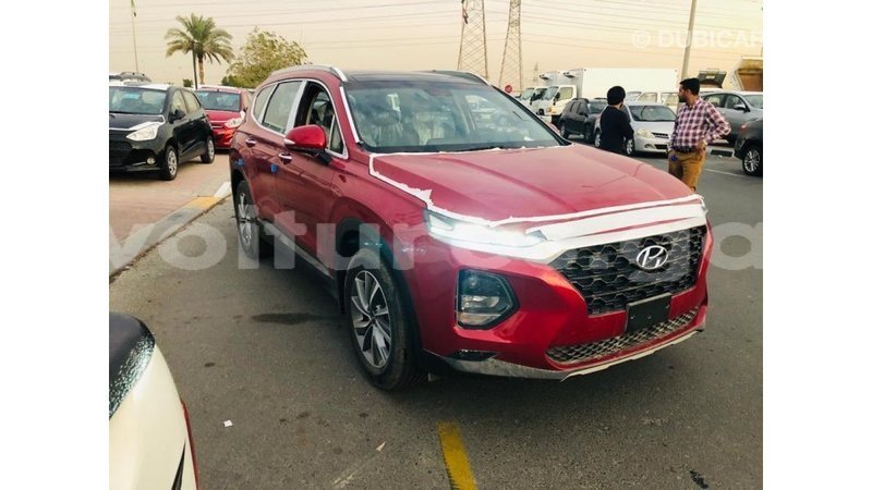 Big with watermark hyundai santa fe estuary import dubai 7044