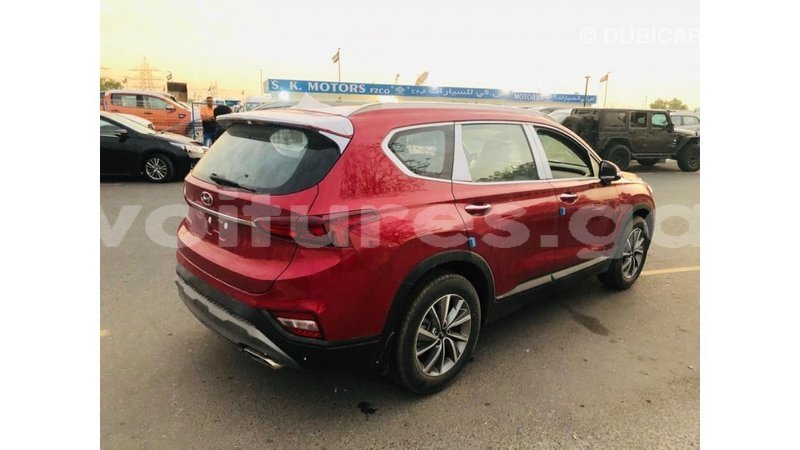 Big with watermark hyundai santa fe estuary import dubai 7044