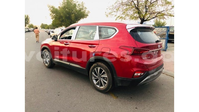 Big with watermark hyundai santa fe estuary import dubai 7044