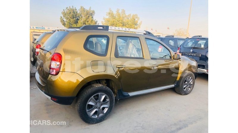 Big with watermark renault duster estuary import dubai 7046