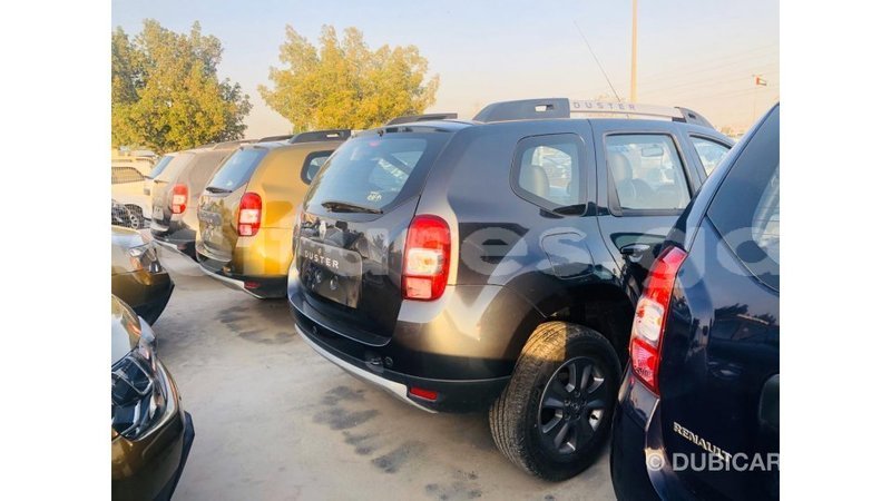 Big with watermark renault duster estuary import dubai 7046