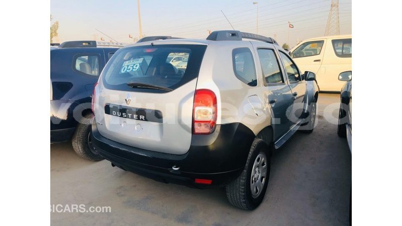 Big with watermark renault duster estuary import dubai 7046