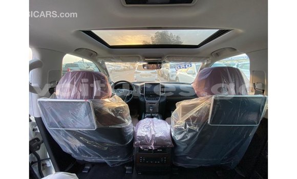 Sayi Imported Toyota DA White Babbar mota in Import - Dubai a estuary Sayi Imported Toyota DA White Babbar mota in Import - Dubai a estuary