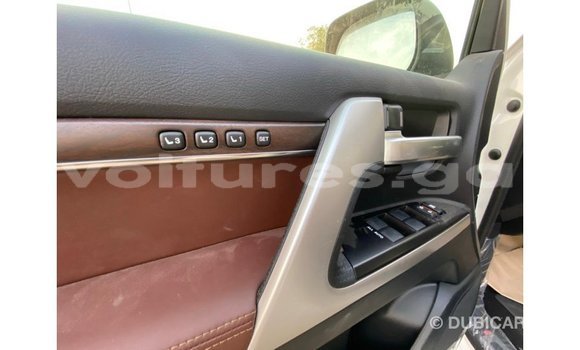 Sayi Imported Toyota DA White Babbar mota in Import - Dubai a estuary Sayi Imported Toyota DA White Babbar mota in Import - Dubai a estuary