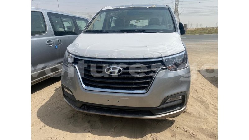 Big with watermark hyundai chorus estuary import dubai 7051