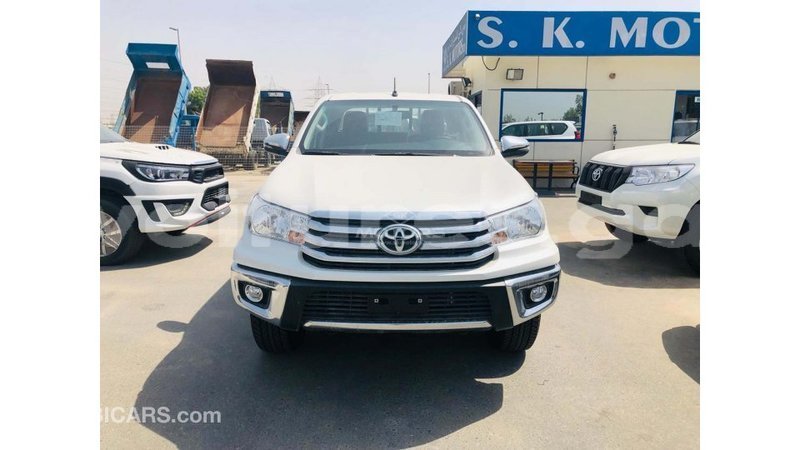 Big with watermark toyota hilux estuary import dubai 7052