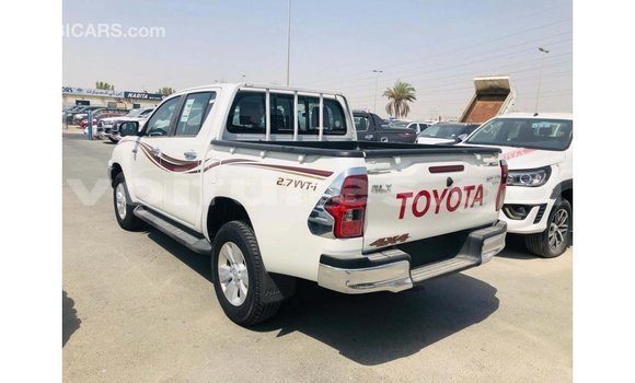 Sayi Imported Toyota Hilux White Mota in Import - Dubai a estuary Sayi Imported Toyota Hilux White Mota in Import - Dubai a estuary