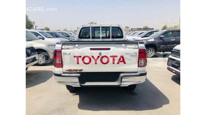 Big with watermark toyota hilux estuary import dubai 7052