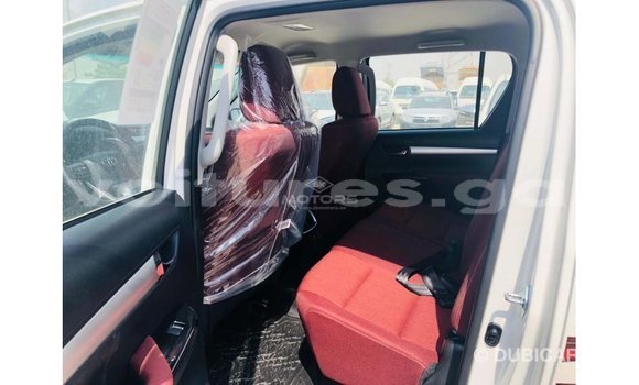 Sayi Imported Toyota Hilux White Mota in Import - Dubai a estuary Sayi Imported Toyota Hilux White Mota in Import - Dubai a estuary