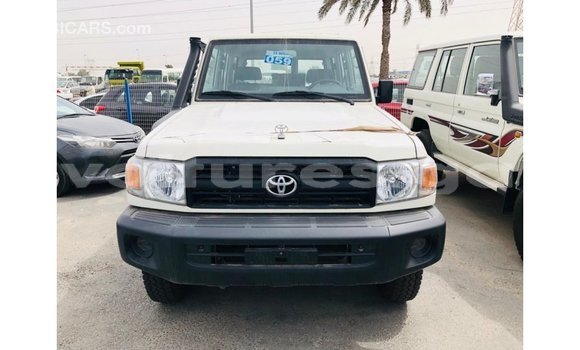 Buy Import Toyota Land Cruiser White Car in Import - Dubai in Estuary Buy Import Toyota Land Cruiser White Car in Import - Dubai in Estuary