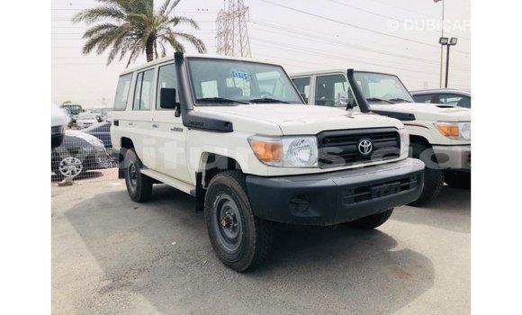 Buy Import Toyota Land Cruiser White Car in Import - Dubai in Estuary Buy Import Toyota Land Cruiser White Car in Import - Dubai in Estuary