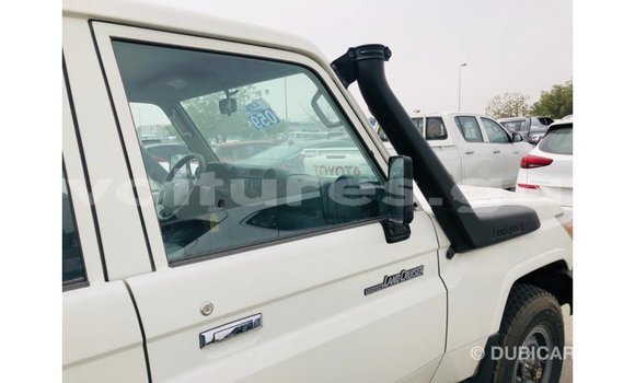 Buy Import Toyota Land Cruiser White Car in Import - Dubai in Estuary Buy Import Toyota Land Cruiser White Car in Import - Dubai in Estuary
