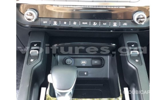 Acheter Import Voiture Kia Carens Blanc à Import - Dubai, Estuaire Acheter Import Voiture Kia Carens Blanc à Import - Dubai, Estuaire