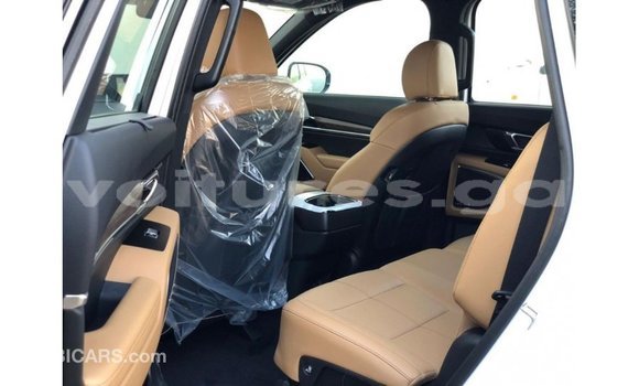 Acheter Import Voiture Kia Carens Blanc à Import - Dubai, Estuaire Acheter Import Voiture Kia Carens Blanc à Import - Dubai, Estuaire