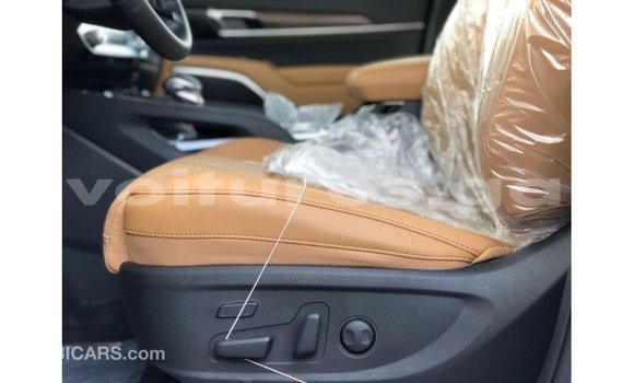 Acheter Import Voiture Kia Carens Blanc à Import - Dubai, Estuaire Acheter Import Voiture Kia Carens Blanc à Import - Dubai, Estuaire