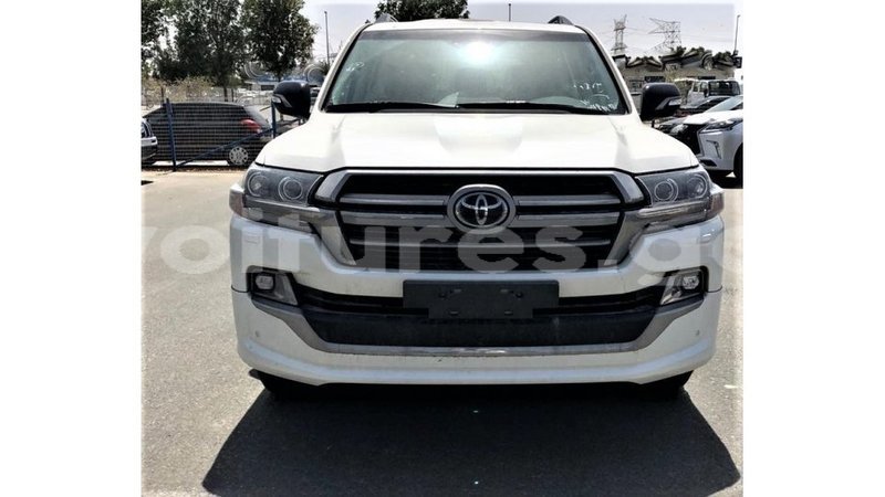 Big with watermark toyota land cruiser estuary import dubai 7059