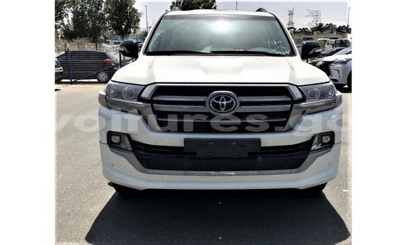 Buy Import Toyota Land Cruiser White Car in Import - Dubai in Estuary Buy Import Toyota Land Cruiser White Car in Import - Dubai in Estuary