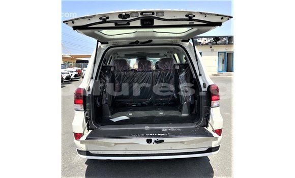 Buy Import Toyota Land Cruiser White Car in Import - Dubai in Estuary Buy Import Toyota Land Cruiser White Car in Import - Dubai in Estuary