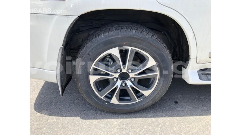 Big with watermark toyota land cruiser estuary import dubai 7059