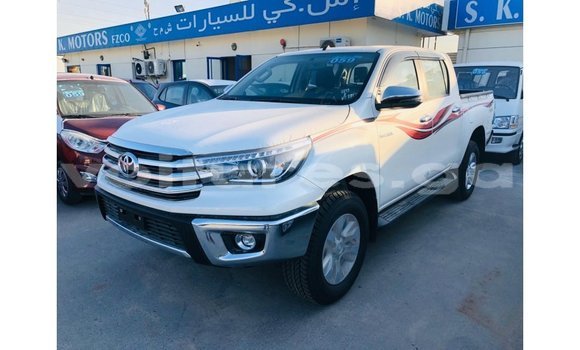 Sayi Imported Toyota Hilux White Mota in Import - Dubai a estuary Sayi Imported Toyota Hilux White Mota in Import - Dubai a estuary