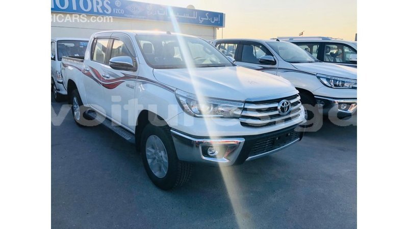 Big with watermark toyota hilux estuary import dubai 7060