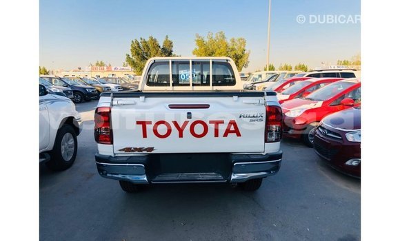 Sayi Imported Toyota Hilux White Mota in Import - Dubai a estuary Sayi Imported Toyota Hilux White Mota in Import - Dubai a estuary
