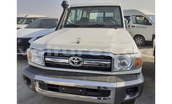 Buy Import Toyota Land Cruiser White Car in Import - Dubai in Estuary Buy Import Toyota Land Cruiser White Car in Import - Dubai in Estuary
