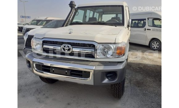 Buy Import Toyota Land Cruiser White Car in Import - Dubai in Estuary Buy Import Toyota Land Cruiser White Car in Import - Dubai in Estuary