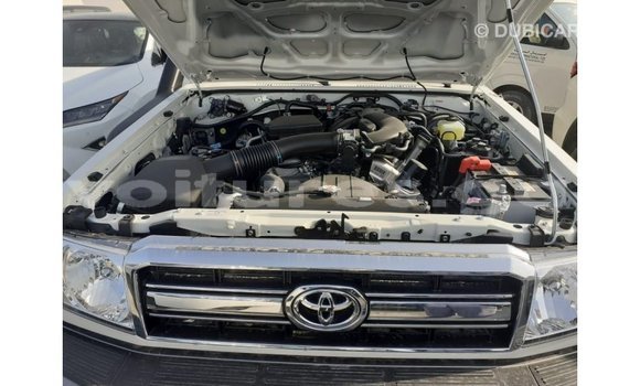 Buy Import Toyota Land Cruiser White Car in Import - Dubai in Estuary Buy Import Toyota Land Cruiser White Car in Import - Dubai in Estuary