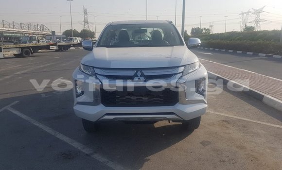 Acheter Import Voiture Mitsubishi L200 Blanc à Import - Dubai, Estuaire Acheter Import Voiture Mitsubishi L200 Blanc à Import - Dubai, Estuaire